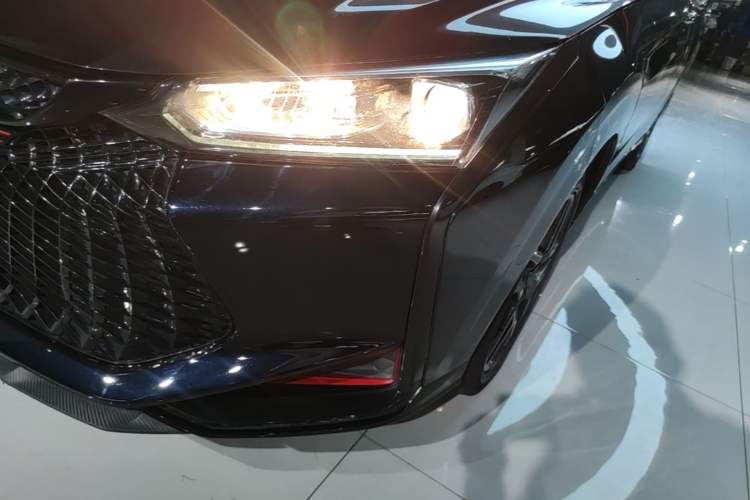 Used Dongfeng Aeolus Yixuan 2021 230T Automatic Zuiying Knight Edition Left Front Headlight