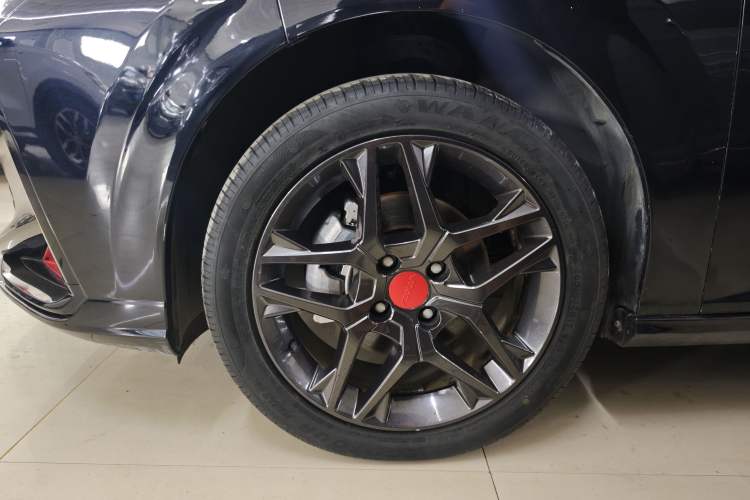 Used Dongfeng Aeolus Yixuan 2021 230T Automatic Hunter Edition Left Front Wheel Hub
