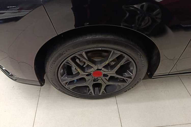 Used Dongfeng Aeolus Yixuan 2021 230T Automatic Hunter Edition Left Front Wheel Hub