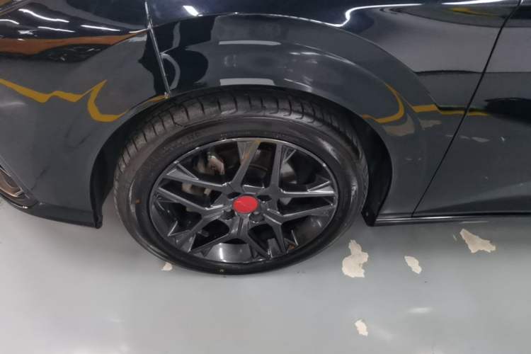 Used Dongfeng Aeolus Yixuan 2021 230T Automatic Zuiying Knight Edition Left Front Wheel Hub