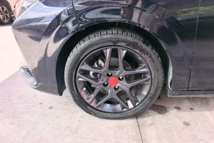 Used Dongfeng Aeolus Yixuan 2021 230T Automatic Zuiying Knight Edition Left Front Wheel Hub