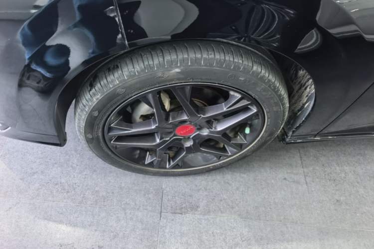 Used Dongfeng Aeolus Yixuan 2021 230T Automatic Zuiying Knight Edition Left Front Wheel Hub