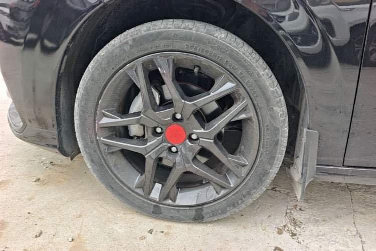 Used Dongfeng Aeolus Yixuan 2021 230T Automatic Hunter Edition Left Front Wheel Hub