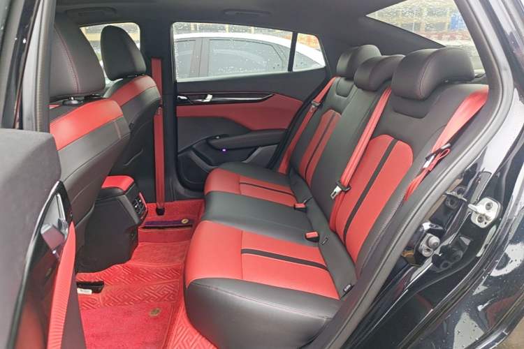 Used Dongfeng Aeolus Yixuan 2021 230T Automatic Dream-Chasing Rider Edition Left Rear Seat