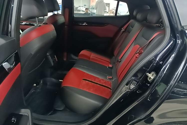Used Dongfeng Aeolus Yixuan 2021 230T Automatic Zuiying Knight Edition Left Rear Seat