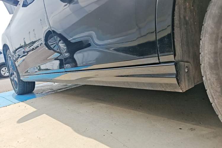 Used Dongfeng Aeolus Yixuan 2021 230T Automatic Hunter Edition Left Side Sill