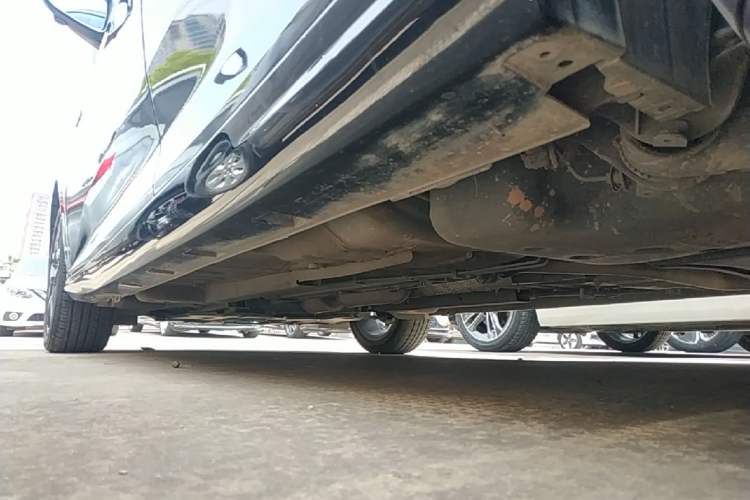 Used Dongfeng Aeolus Yixuan 2021 230T Automatic Zuiying Knight Edition Left Side Sill