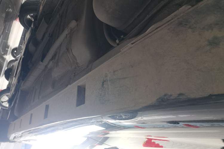 Used Dongfeng Aeolus Yixuan 2021 230T Automatic Zuiying Knight Edition Left Side Sill