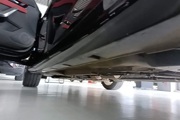 Used Dongfeng Aeolus Yixuan 2021 230T Automatic Zuiying Knight Edition Left Side Sill