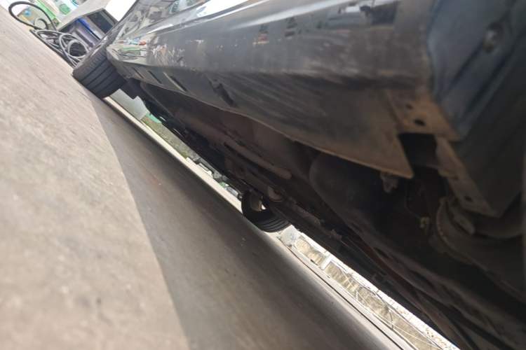 Used Dongfeng Aeolus Yixuan 2021 230T Automatic Zuiying Knight Edition Left Side Sill