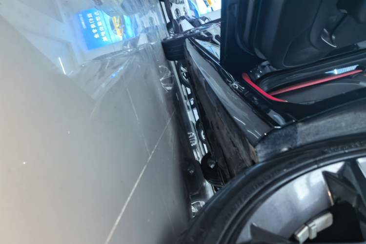 Used Dongfeng Aeolus Yixuan 2021 230T Automatic Zuiying Knight Edition Left Side Sill