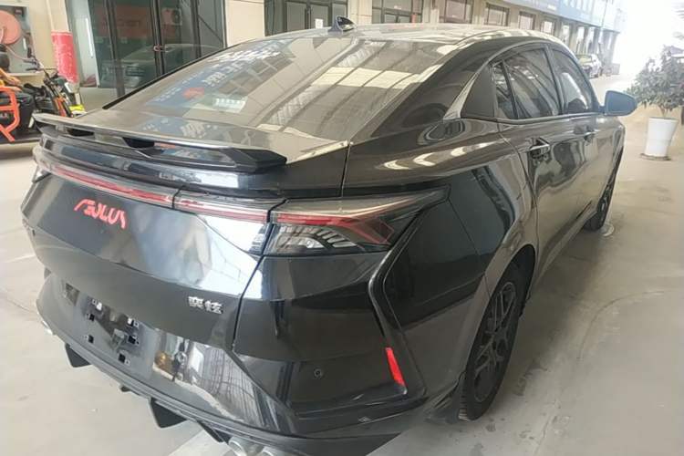 Used Dongfeng Aeolus Yixuan 2021 230T Automatic Dream-Chasing Rider Edition Rear Right 45 Deg