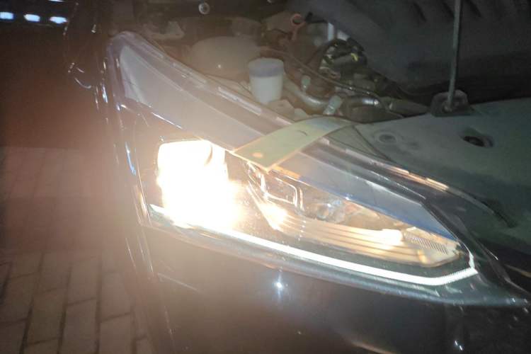 Used Dongfeng Aeolus Yixuan 2021 230T Automatic Zuiying Knight Edition Right Front Headlight