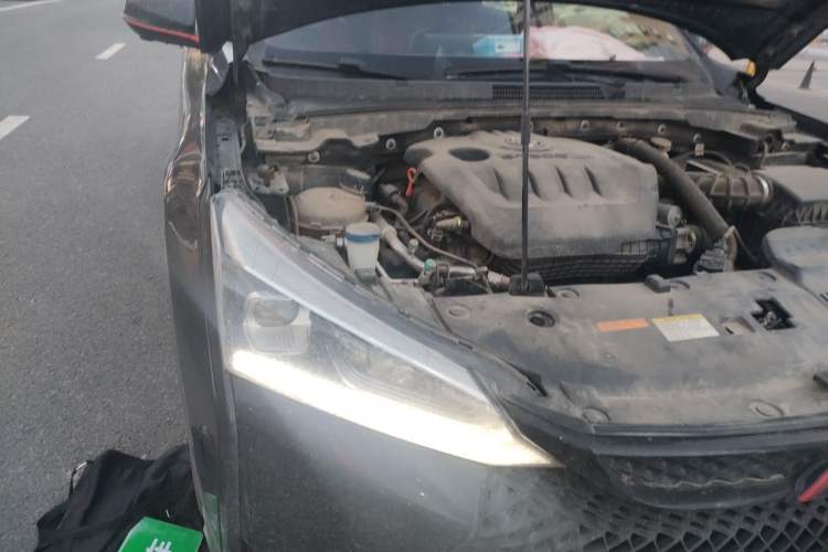 Used Dongfeng Aeolus Yixuan 2021 230T Automatic Chasing Shadow Edition Right Front Headlight