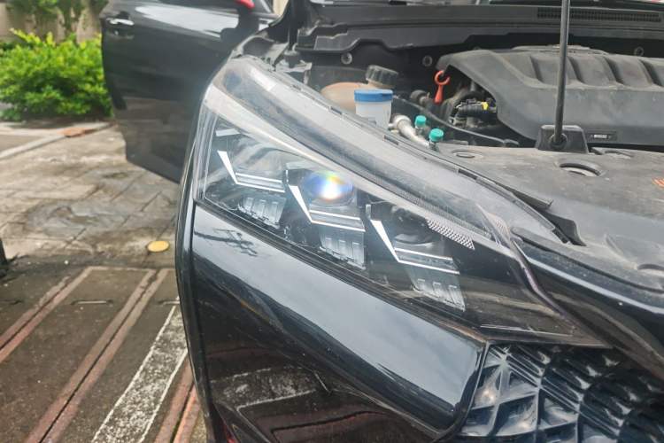 Used Dongfeng Aeolus Yixuan 2021 230T Automatic Dream-Chasing Rider Edition Right Front Headlight