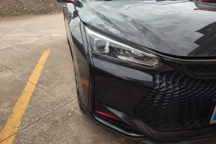 Used Dongfeng Aeolus Yixuan 2021 230T Automatic Zuiying Knight Edition Right Front Headlight