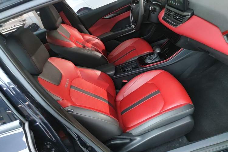 Used Dongfeng Aeolus Yixuan 2021 230T Automatic Zuiying Knight Edition Right Front Seat