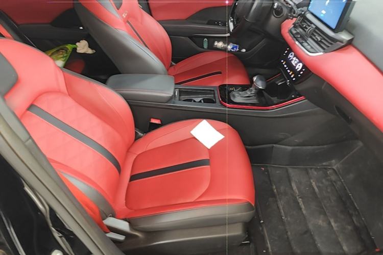 Used Dongfeng Aeolus Yixuan 2021 230T Automatic Dream-Chasing Rider Edition Right Front Seat