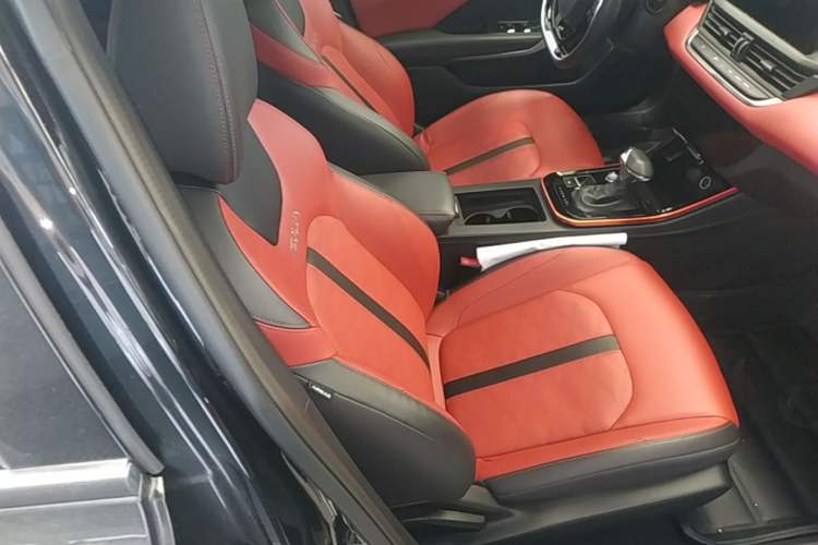 Used Dongfeng Aeolus Yixuan 2021 230T Automatic Dream-Chasing Rider Edition Right Front Seat