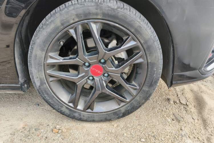 Used Dongfeng Aeolus Yixuan 2021 230T Automatic Hunter Edition Right Front Wheel Hub
