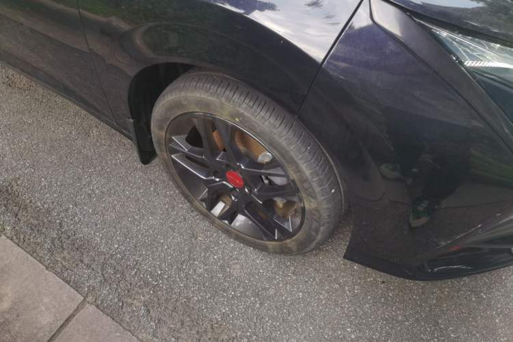 Used Dongfeng Aeolus Yixuan 2021 230T Automatic Hunter Edition Right Front Wheel Hub