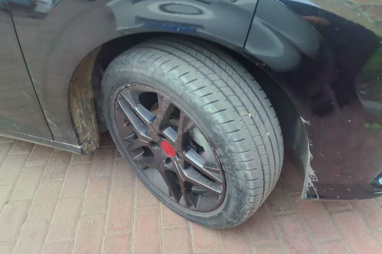 Used Dongfeng Aeolus Yixuan 2021 230T Automatic Zuiying Knight Edition Right Front Wheel Hub