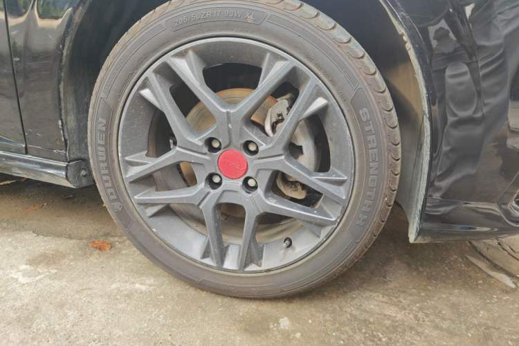 Used Dongfeng Aeolus Yixuan 2021 230T Automatic Dream-Chasing Rider Edition Right Front Wheel Hub