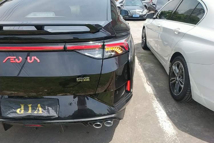 Used Dongfeng Aeolus Yixuan 2021 230T Automatic Zuiying Knight Edition Right Rear Taillight