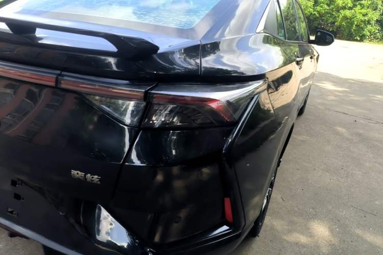 Used Dongfeng Aeolus Yixuan 2021 230T Automatic Zuiying Knight Edition Right Rear Taillight