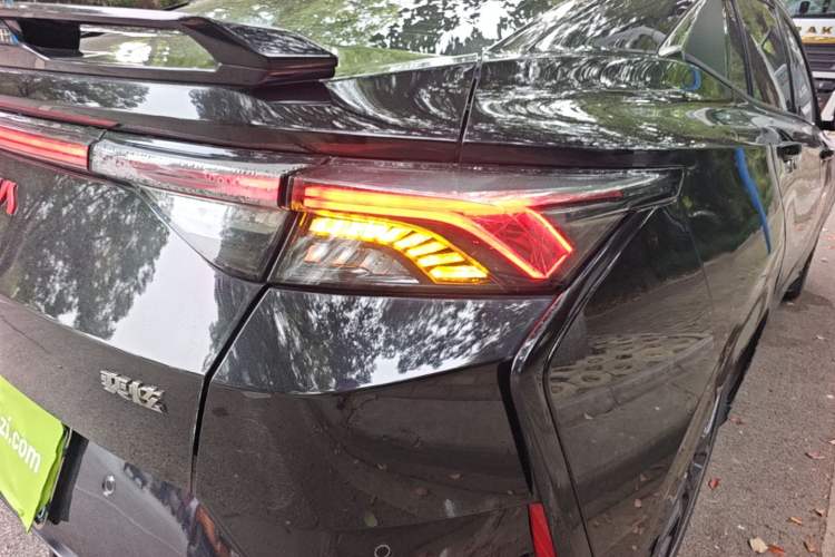 Used Dongfeng Aeolus Yixuan 2021 230T Automatic Zuiying Knight Edition Right Rear Taillight