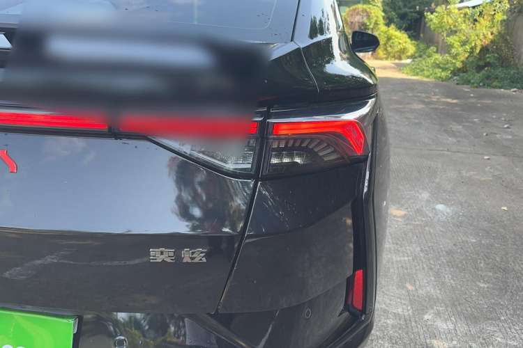 Used Dongfeng Aeolus Yixuan 2021 230T Automatic Zuiying Knight Edition Right Rear Taillight