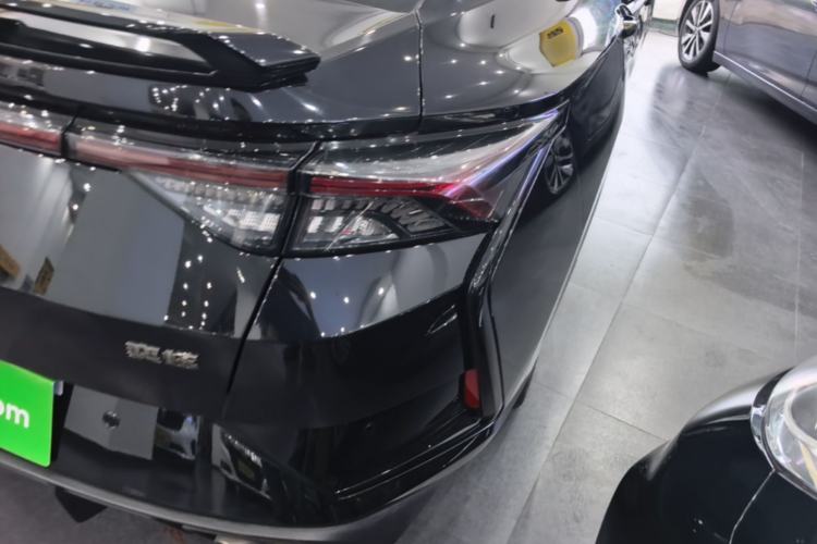 Used Dongfeng Aeolus Yixuan 2021 230T Automatic Zuiying Knight Edition Right Rear Taillight