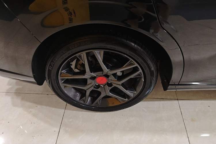 Used Dongfeng Aeolus Yixuan 2021 230T Automatic Hunter Edition Right Rear Wheel Hub
