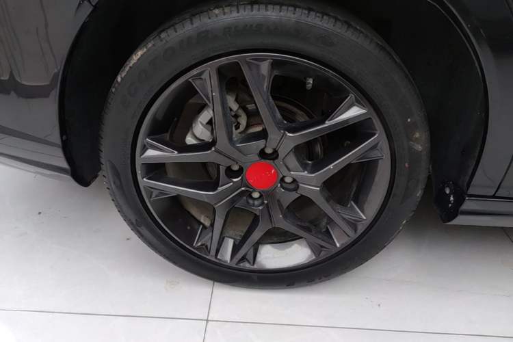 Used Dongfeng Aeolus Yixuan 2021 230T Automatic Zuiying Knight Edition Right Rear Wheel Hub