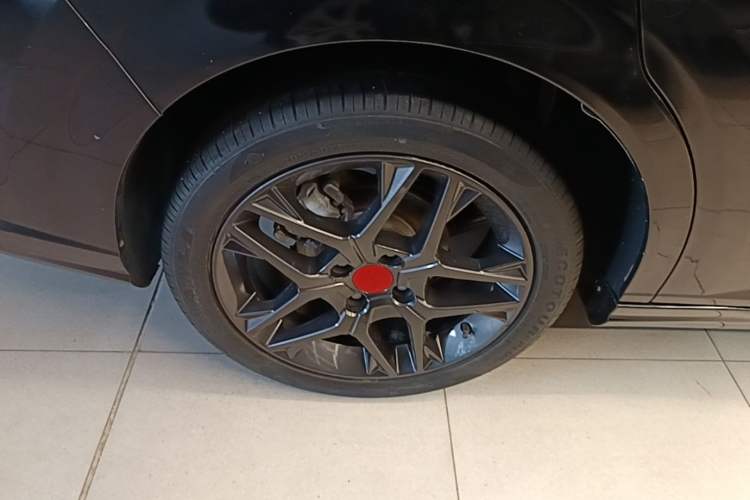 Used Dongfeng Aeolus Yixuan 2021 230T Automatic Hunter Edition Right Rear Wheel Hub