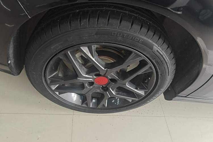 Used Dongfeng Aeolus Yixuan 2021 230T Automatic Zuiying Knight Edition Right Rear Wheel Hub
