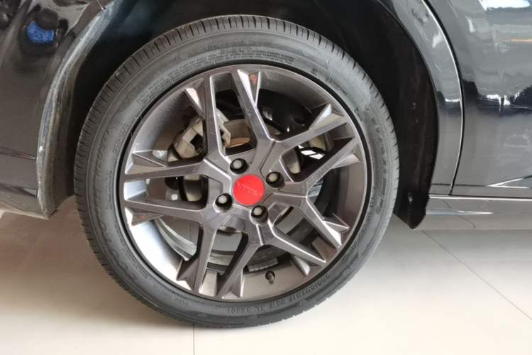 Used Dongfeng Aeolus Yixuan 2021 230T Automatic Zuiying Knight Edition Right Rear Wheel Hub
