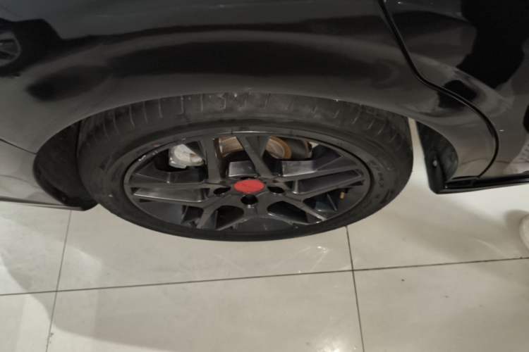 Used Dongfeng Aeolus Yixuan 2021 230T Automatic Dream-Chasing Rider Edition Right Rear Wheel Hub