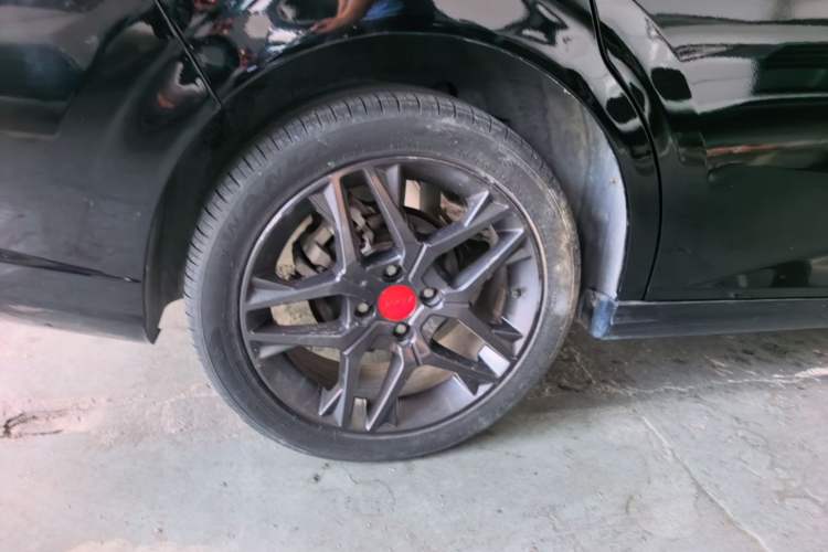 Used Dongfeng Aeolus Yixuan 2021 230T Automatic Hunter Edition Right Rear Wheel Hub