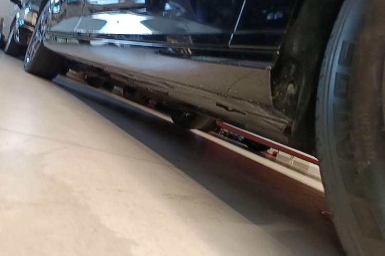 Used Dongfeng Aeolus Yixuan 2021 230T Automatic Hunter Edition Right Side Sill