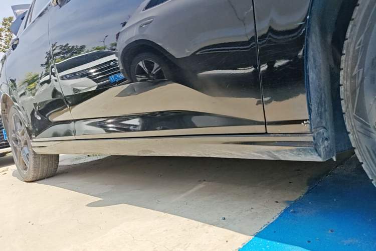 Used Dongfeng Aeolus Yixuan 2021 230T Automatic Hunter Edition Right Side Sill