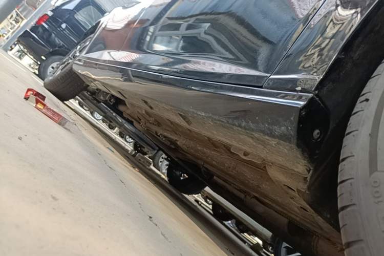 Used Dongfeng Aeolus Yixuan 2021 230T Automatic Zuiying Knight Edition Right Side Sill