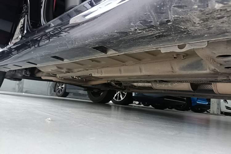 Used Dongfeng Aeolus Yixuan 2021 230T Automatic Zuiying Knight Edition Right Side Sill