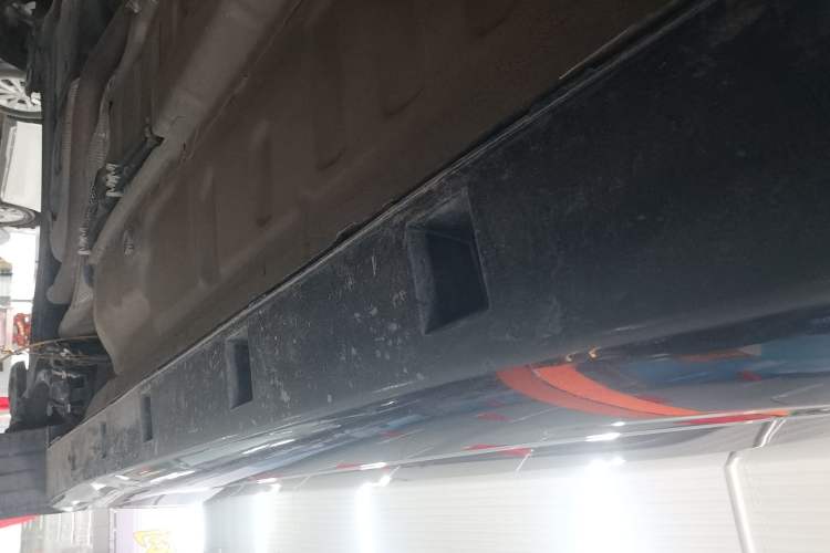 Used Dongfeng Aeolus Yixuan 2021 230T Automatic Zuiying Knight Edition Right Side Sill