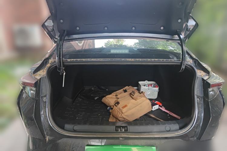 Used Dongfeng Aeolus Yixuan 2021 230T Automatic Zuiying Knight Edition Trunk
