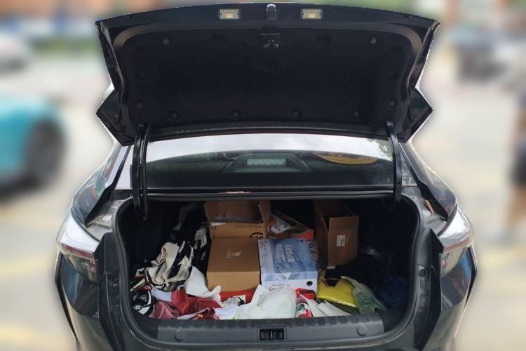 Used Dongfeng Aeolus Yixuan 2021 230T Automatic Dream-Chasing Rider Edition Trunk