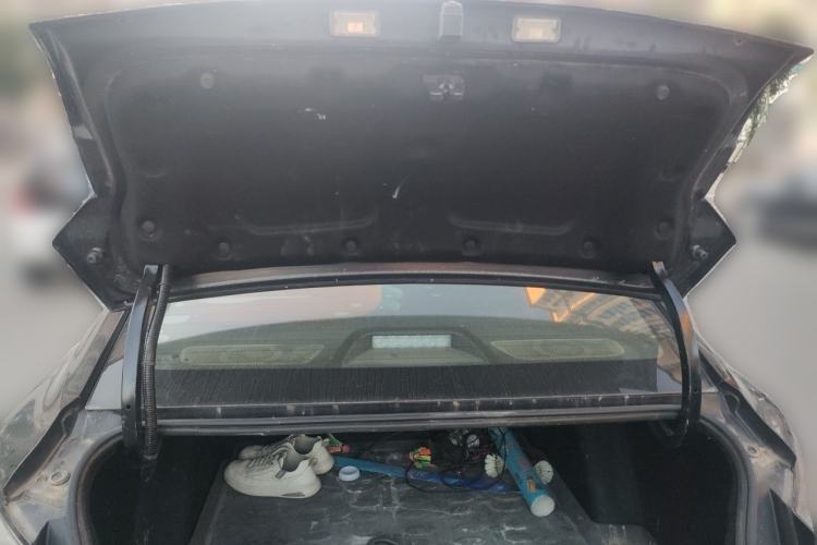 Used Dongfeng Aeolus Yixuan 2021 230T Automatic Chasing Shadow Edition Trunk