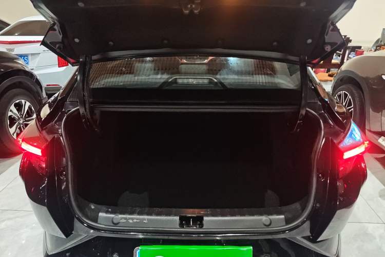 Used Dongfeng Aeolus Yixuan 2021 230T Automatic Hunter Edition Trunk