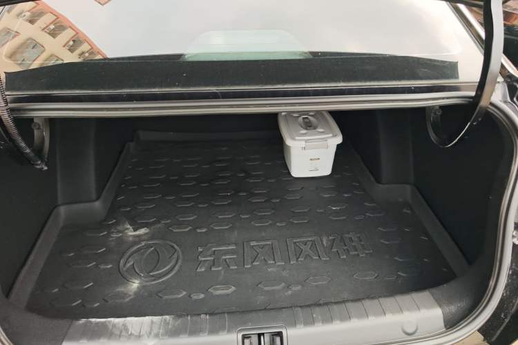 Used Dongfeng Aeolus Yixuan 2021 230T Automatic Hunter Edition Trunk