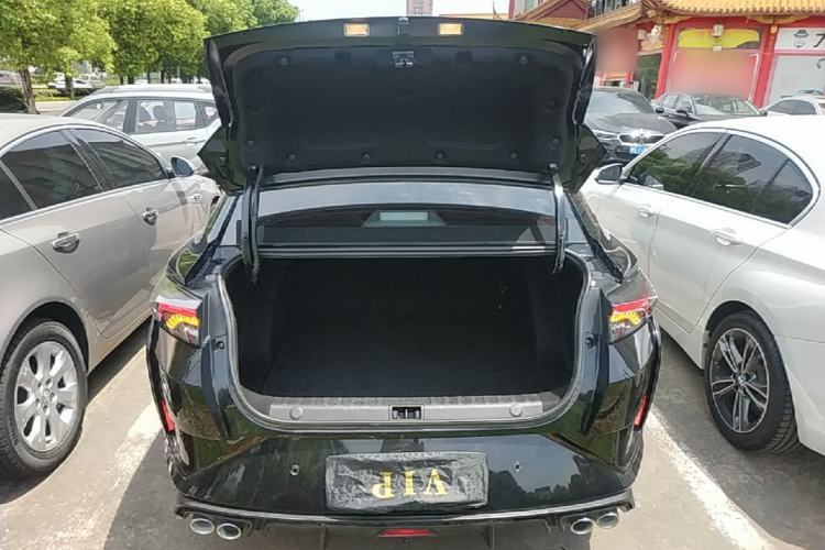 Used Dongfeng Aeolus Yixuan 2021 230T Automatic Zuiying Knight Edition Trunk